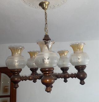 Lámpara de techo de madera y cristal