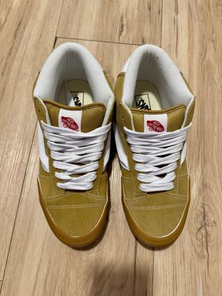 Unisex Zapatillas Vans Marrones y Blancas