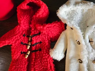 TRENKA Nancy Rojo y Blanco, macla.