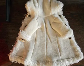 TRENKA Nancy Rojo y Blanco, macla.