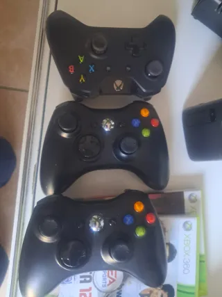 Xbox 360S 500GB Negra + Accesorios
