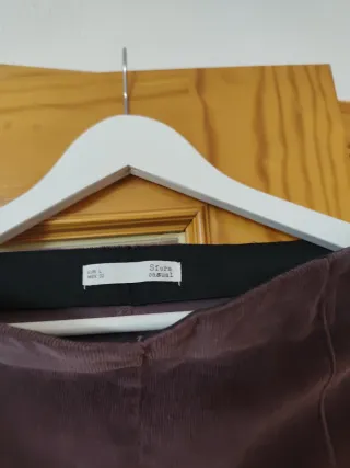 Pantalón pana morado acampanado