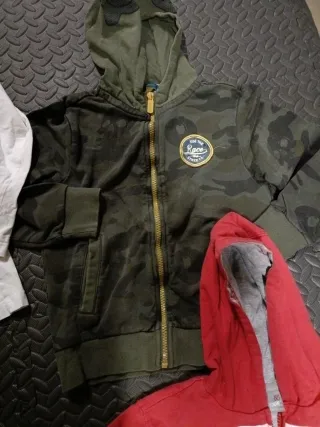 Lotto 4 capi bambino 7/8 anni