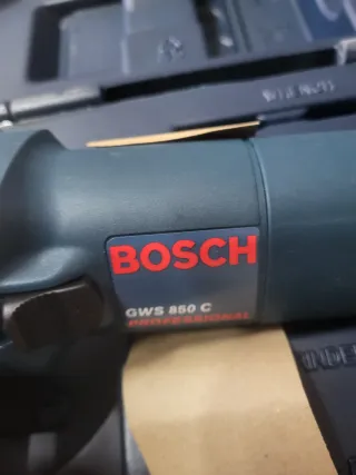 Amoladora Bosch GWS 850C con maletín