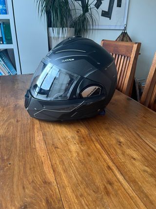 Casco de moto modular Shark Hataum Evo 3 black.