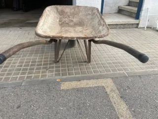 Carretilla de obra metálica