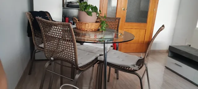 4 Sillas de comedor