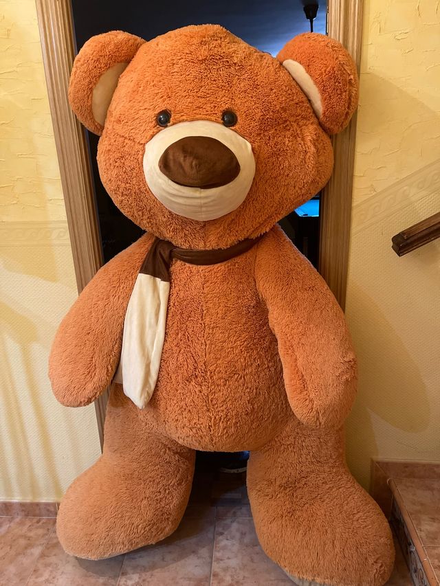 Oso de peluche gigante marrón