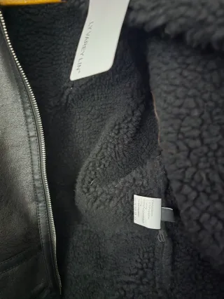 Giacchetto corto nero con pelliccia