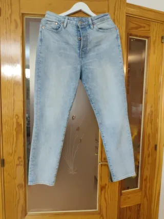 Pantalón vaquero azul claro