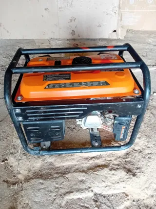 Generador Eléctrico GENERGY MG2800 funciona bien