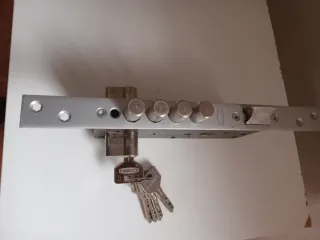 Cerradura de seguridad con llaves