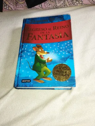 Regreso al Reino de la Fantasía: ¡Libro con olo...