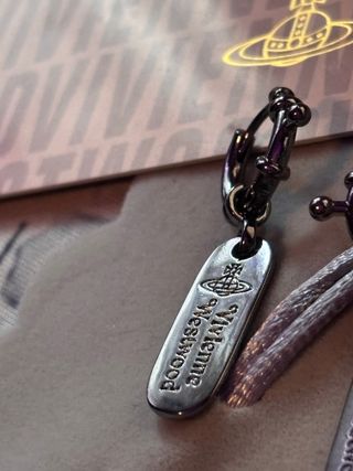 Pendientes negros ovalados Vivienne Westwood