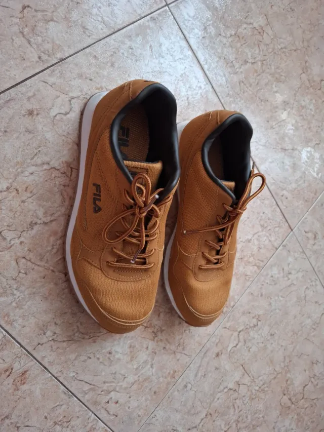 Zapatillas Fila color camel