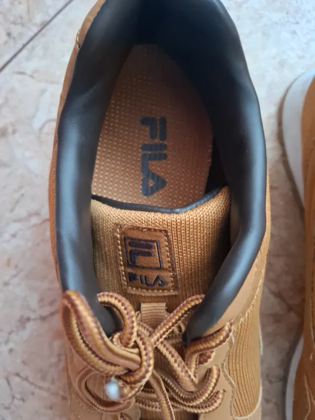 Zapatillas Fila color camel