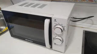 Microondas Orbegozo Blanco
