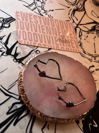 Pendientes negros estilo aros diseño Corazón