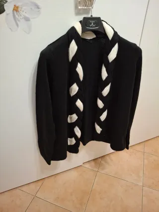 Cardigan nero e bianco