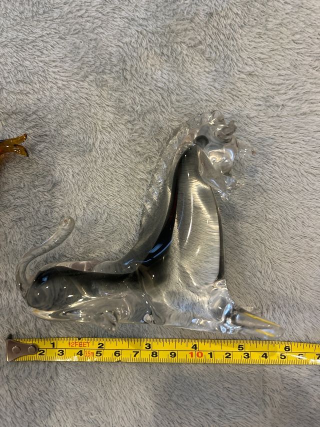 Figuras de vidrio artesanales.