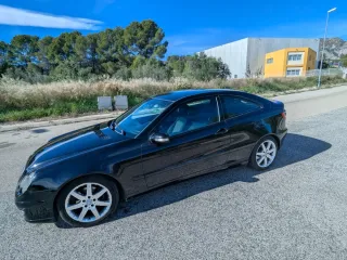 Mercedes-Benz Clase C 2004