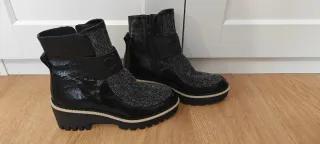 Botines de piel negros