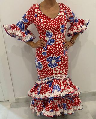 Traje de flamenca volantes y lunares