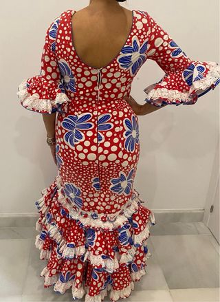 Traje de flamenca volantes y lunares