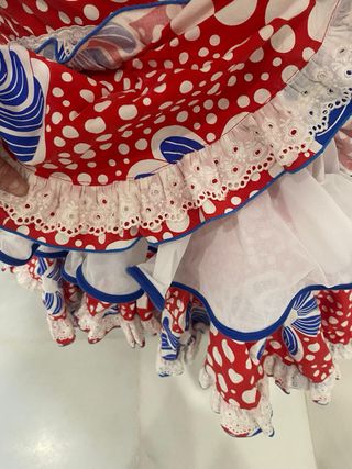 Traje de flamenca volantes y lunares