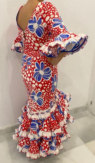 Traje de flamenca volantes y lunares