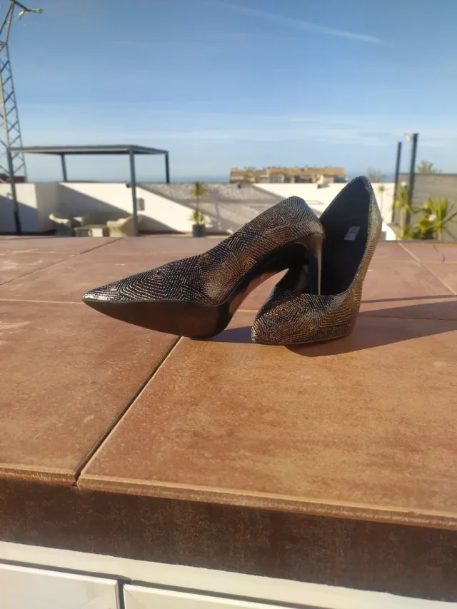 Zapatos de tacón Ezzio dorados y plateados