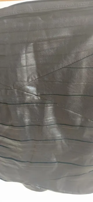 Falda Zara efecto piel Talla L Negra