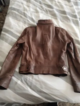Chaqueta de cuero marrón Zara Talla L