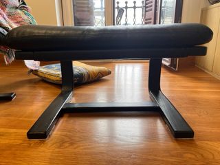 2 Sillones G-MOBEL y Reposapiés Cuero