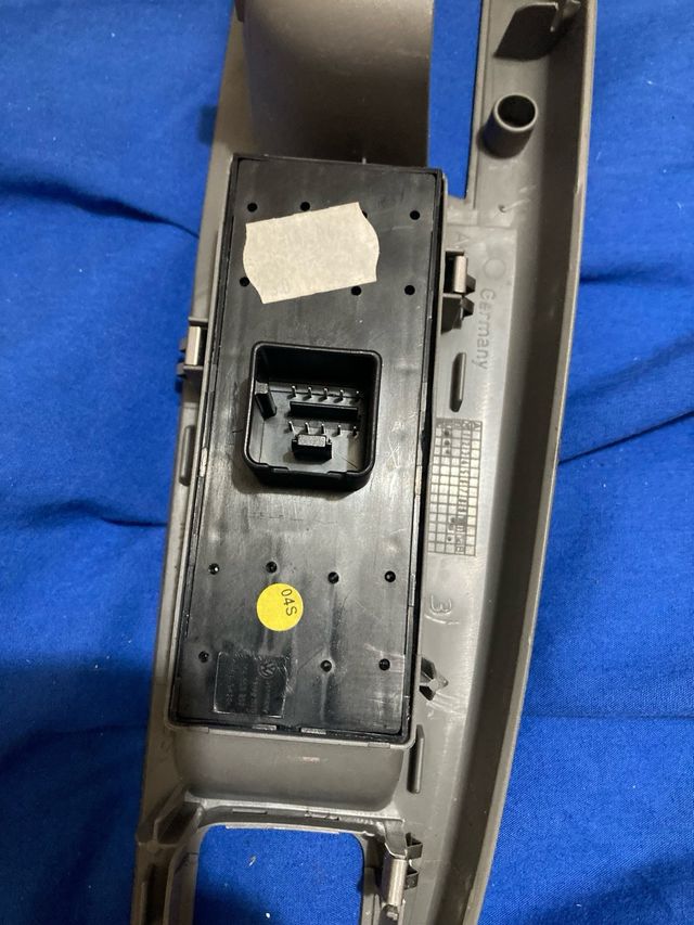 Moldura y botonera elevalunas Golf