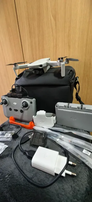 Drone Mini 2 + combo vuela más. (Poco uso)