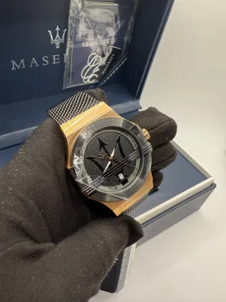 Reloj Maserati Negro y Dorado
