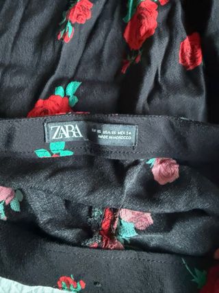 Conjunto Top y Falda Flores Rojas