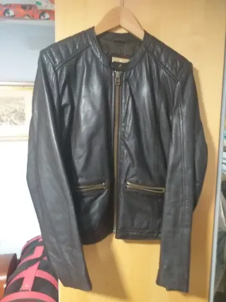 Chaqueta de cuero negra