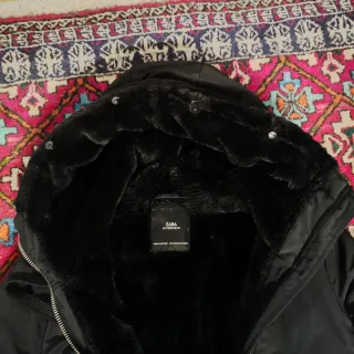 Giubbotto Zara donna nero con cappuccio