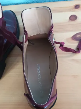 Zapatos mocasines charol burdeos talla 37