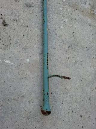 Pasamano metálico azul