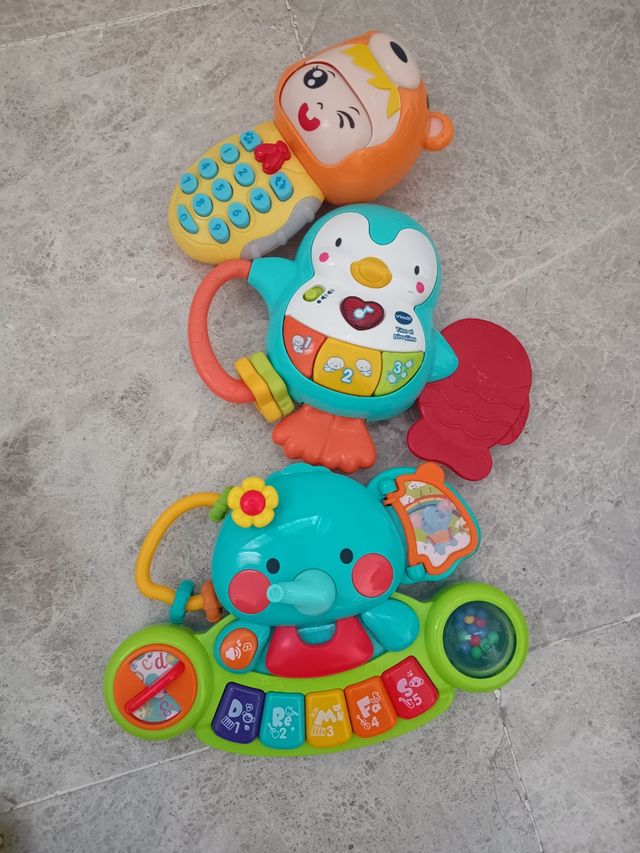 Set di giocattoli per neonati: aereo, elefante, pinguino