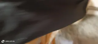 Mochila azul y blanca con diseño