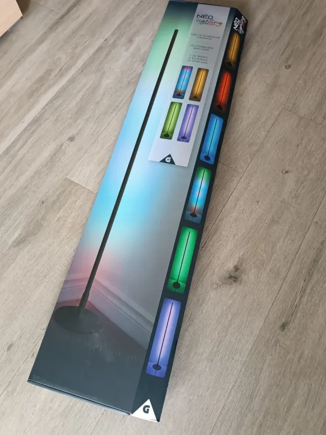 Lámpara de Pie LED NEO Lighting Negra