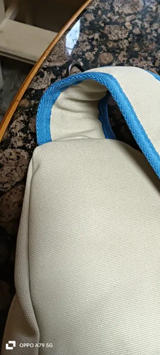 Bandolera beige y azul