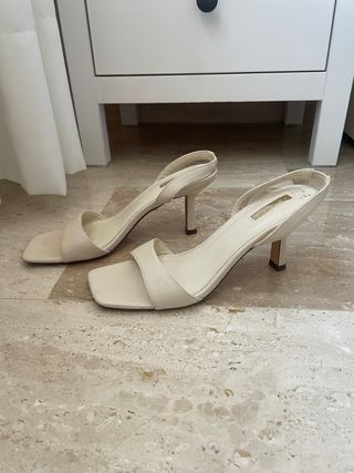 Sandalias de fiesta usadas en una ocasión