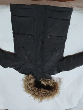 Abrigo Zara 6 años con capucha