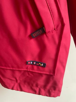 Cazadora roja Batela