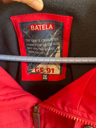 Cazadora roja Batela